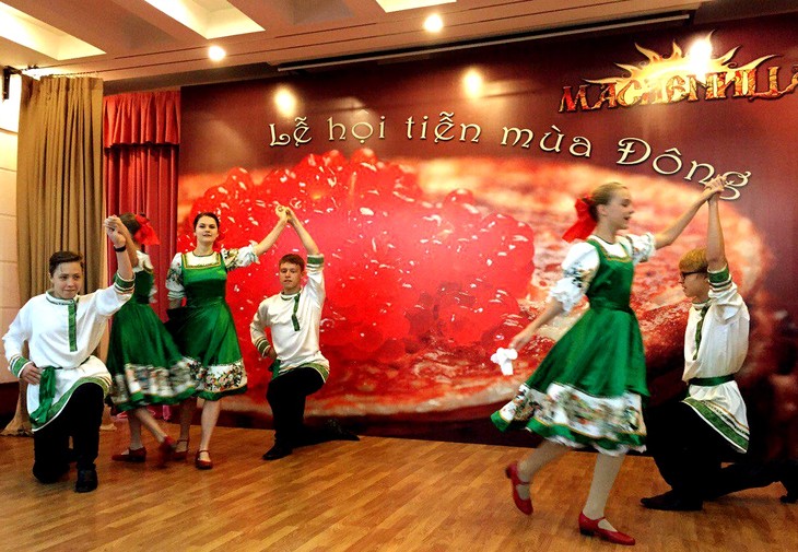 Russian Sun Festival “Maslenitsa” 2016 in Hanoi  - ảnh 3